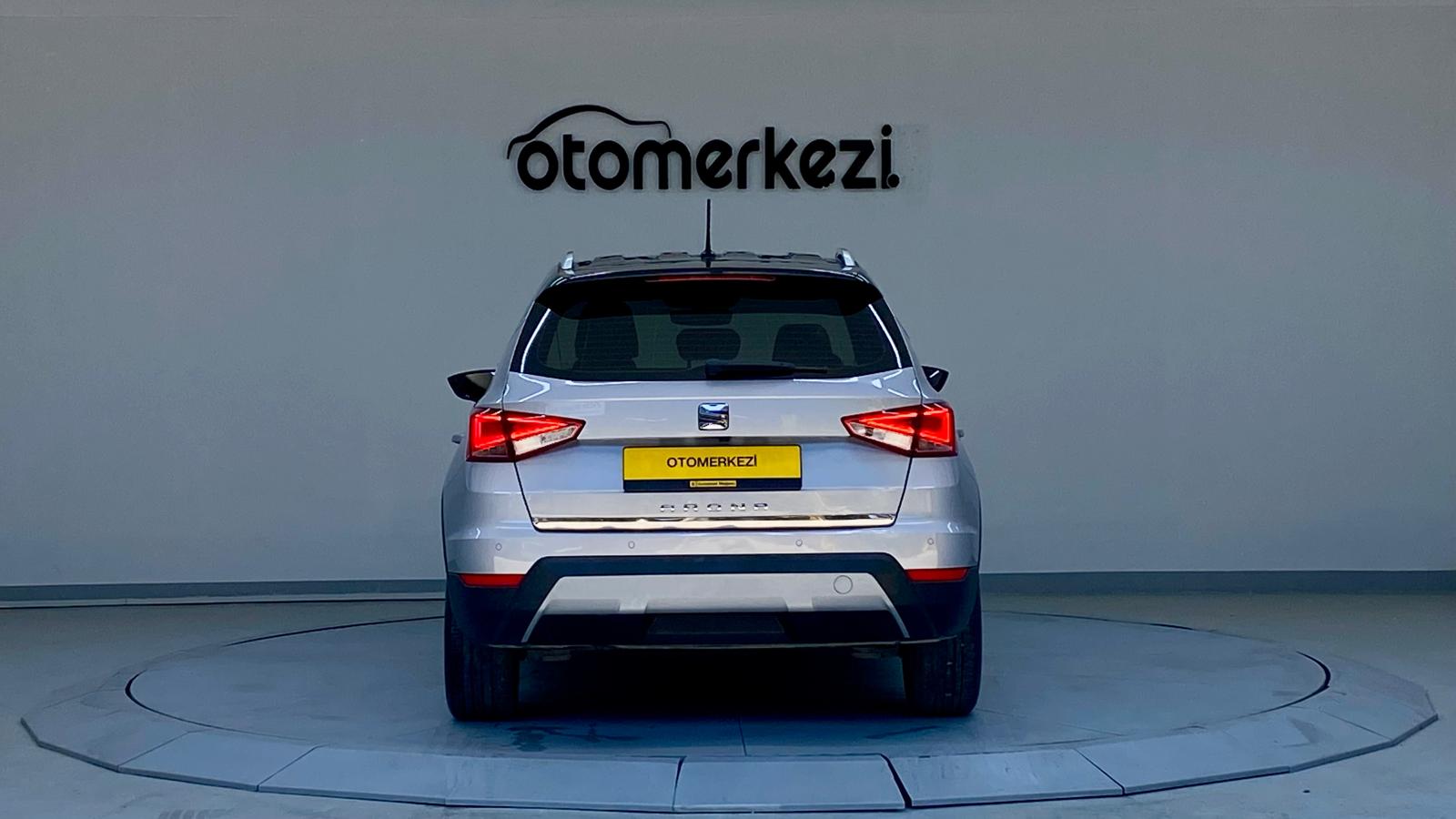 SEAT ARONA 4